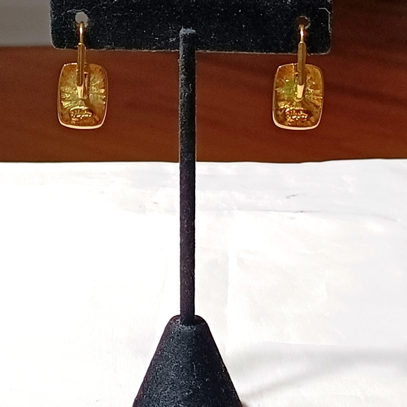 NAPIER TWO TONE DROP LEVER BACK EARRINGS - Picture 3 of 7